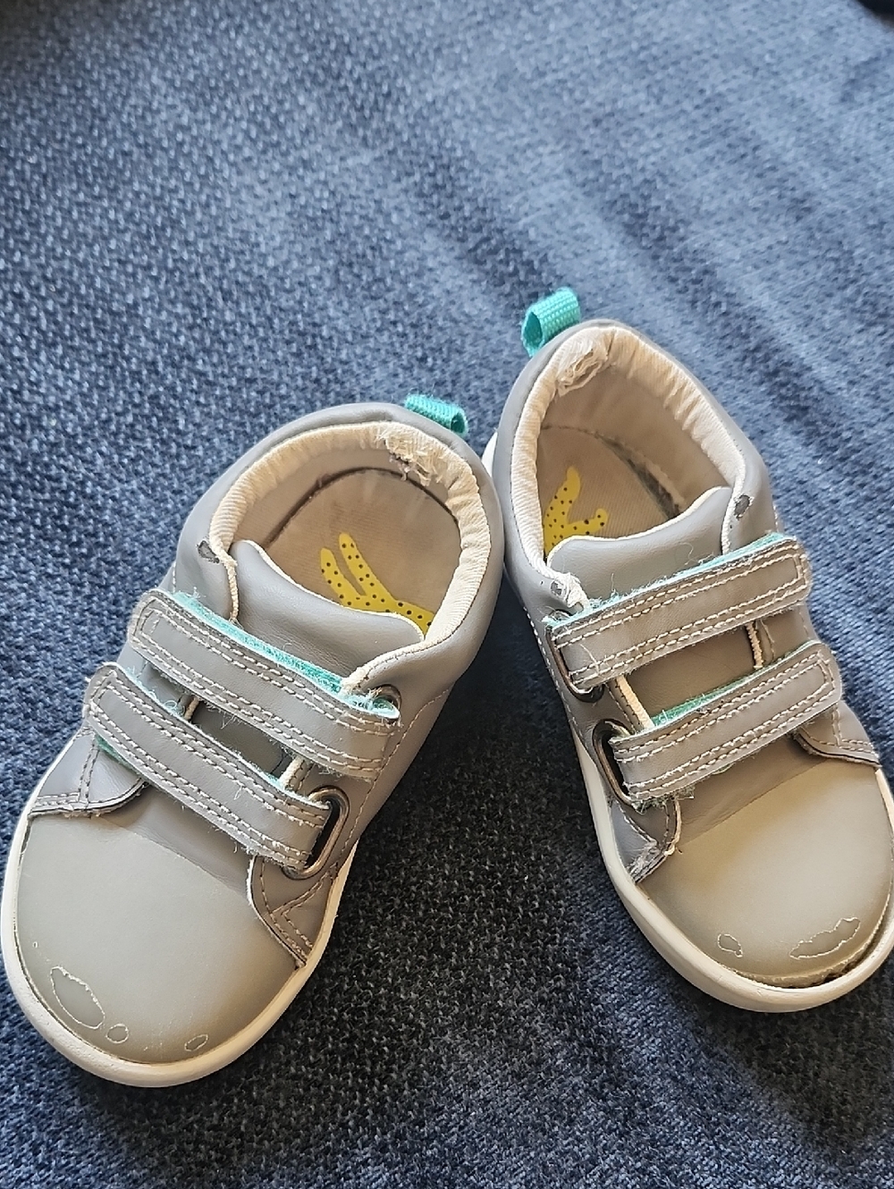 Ten Little- Everyday Original Grey - PLAY CONDITION size 8 little kids